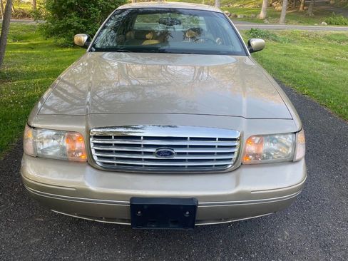 Used 2000 Ford Crown Victoria LX RWD image 12