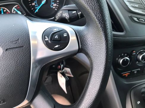 Used 2016 Ford Escape SE FWD image 18