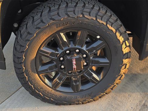 New 2026 GMC Sierra 2500 AT4 w/ AT4 Premium Plus Package image 32