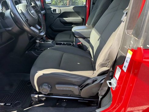 Used 2019 Jeep Wrangler Sport AWD/4WD image 14
