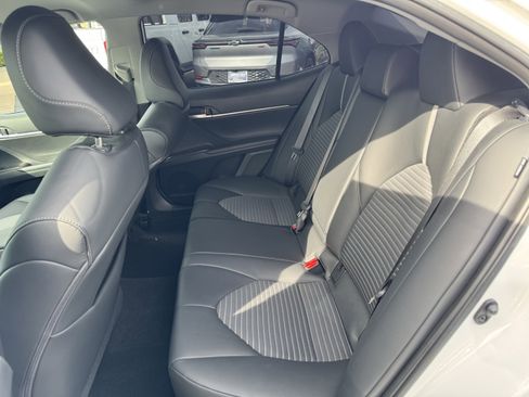 Used 2023 Toyota Camry SE image 32