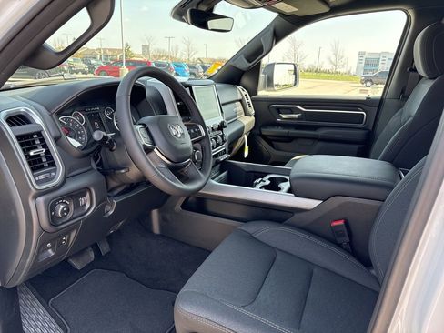 New 2026 RAM 1500 4x4 Crew Cab image 7