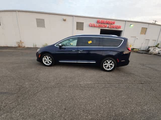 Used 2020 Chrysler Pacifica Limited FWD image 27