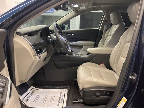 Used 2021 Cadillac XT4 Premium Luxury w/ Cold Weather Package image 10
