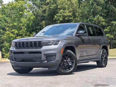 Used 2024 Jeep Grand Cherokee L Laredo AWD/4WD image 2