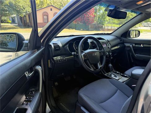 Used 2012 Kia Sorento LX w/ Convenience Pkg AWD/4WD image 11