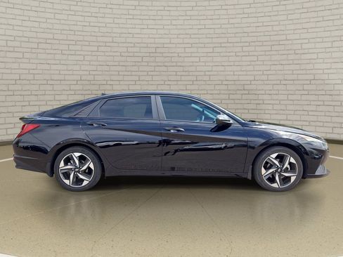 Used 2023 Hyundai Elantra SEL w/ Convenience Package FWD image 4