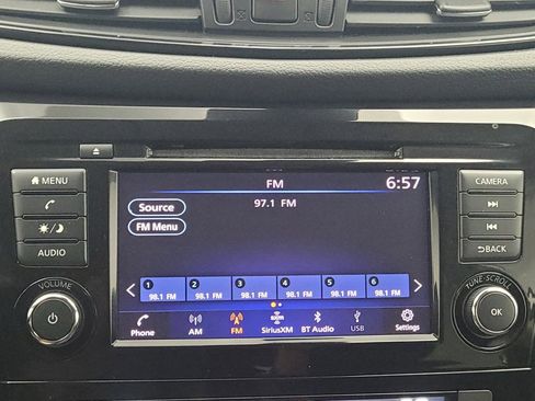 Used 2020 Nissan Rogue SV FWD image 25