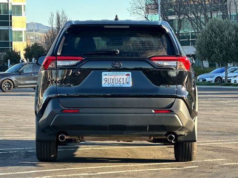 Used 2025 Toyota RAV4 LE image 5