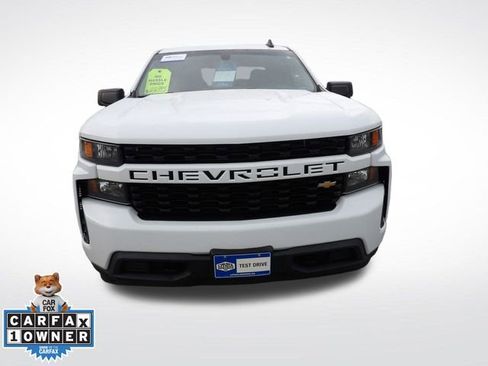 Used 2020 Chevrolet Silverado 1500 Custom w/ Custom Value Package RWD image 2
