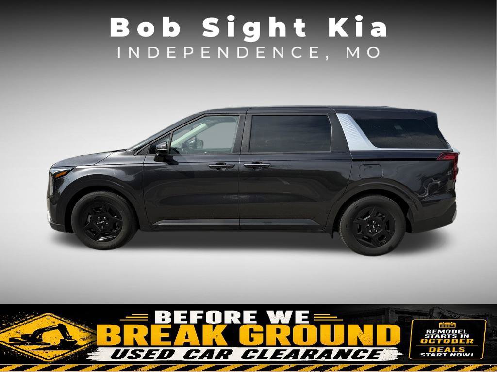 Used 2025 Kia Carnival FWD image 6