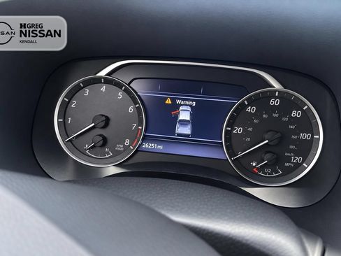 Used 2022 Nissan Frontier SV w/ SV Premium Package RWD image 6