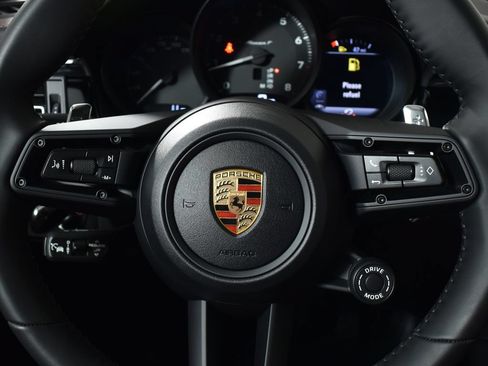 Used 2026 Porsche Macan AWD/4WD image 19