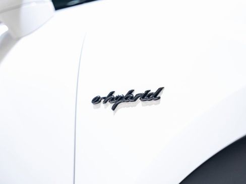 Used 2022 Porsche Cayenne Turbo S image 22