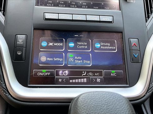 Used 2025 Subaru Outback AWD/4WD image 25