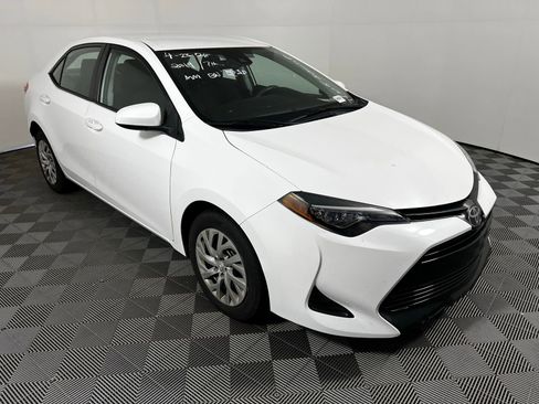 Used 2019 Toyota Corolla LE FWD image 3
