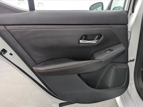 Used 2025 Nissan Sentra SR FWD image 16