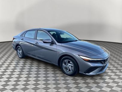 Used 2024 Hyundai Elantra SE