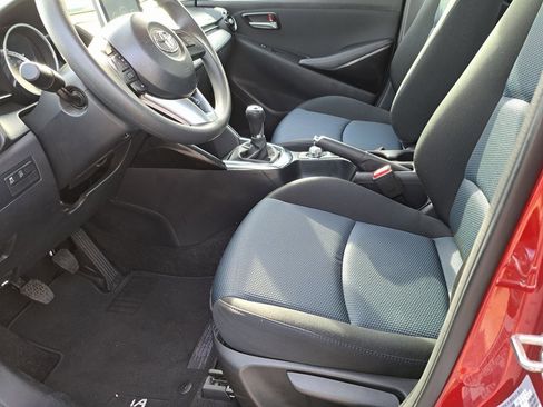 Used 2017 Toyota Yaris iA image 19