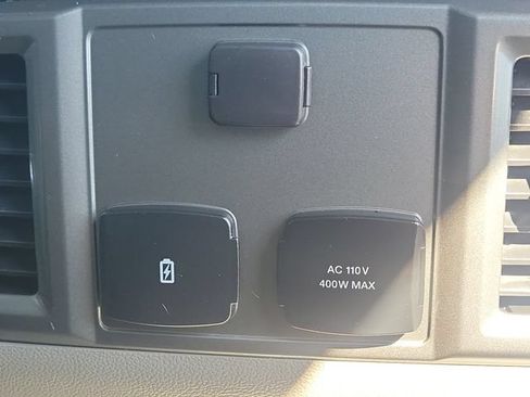 Certified 2022 Ford F250 XLT w/ XLT Premium Package AWD/4WD image 23