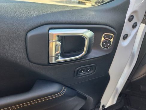 New 2026 Jeep Wrangler Unlimited Sahara AWD/4WD image 8