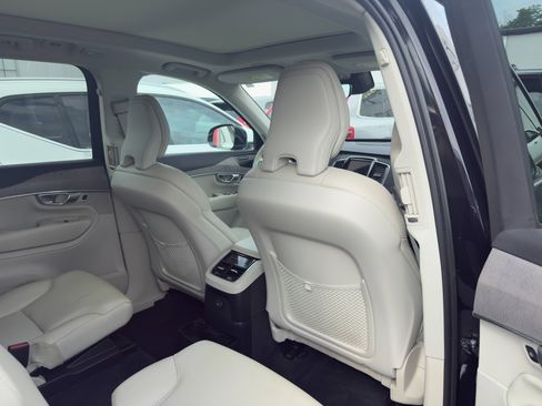 Certified 2023 Volvo XC90 T8 Plus image 26