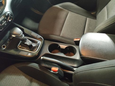 Used 2020 Kia Soul S FWD image 26