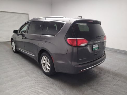 Used 2017 Chrysler Pacifica Touring-L Plus w/ Tire & Wheel Group FWD image 5