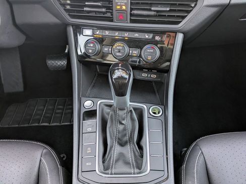 Certified 2024 Volkswagen Jetta SE image 18