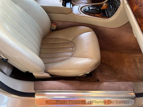 Used 1999 Jaguar XK8 Convertible image 34