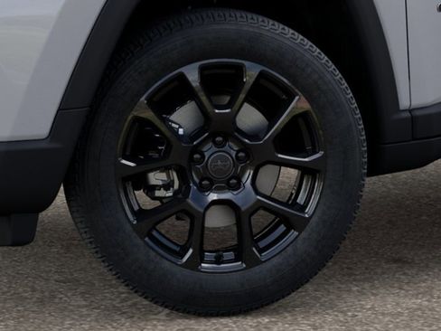 New 2026 Jeep Compass Latitude image 8