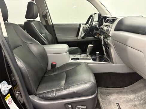 Used 2011 Toyota 4Runner SR5 w/ Convenience Pkg AWD/4WD image 32