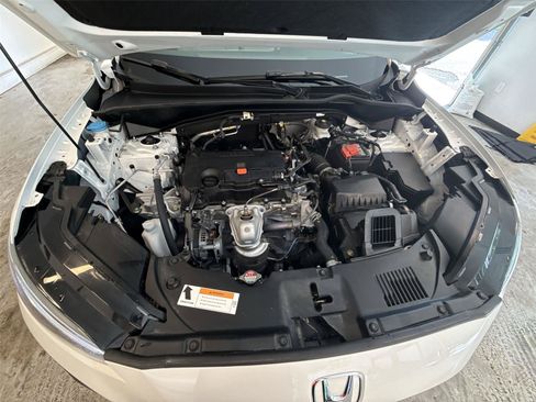 Used 2025 Honda HR-V LX image 17