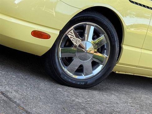 Used 2002 Ford Thunderbird image 15