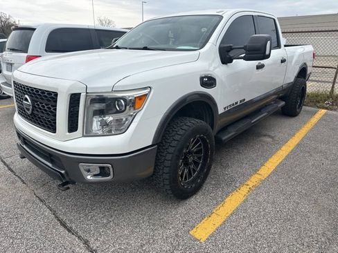 Used 2017 Nissan Titan PRO-4X AWD/4WD image 2