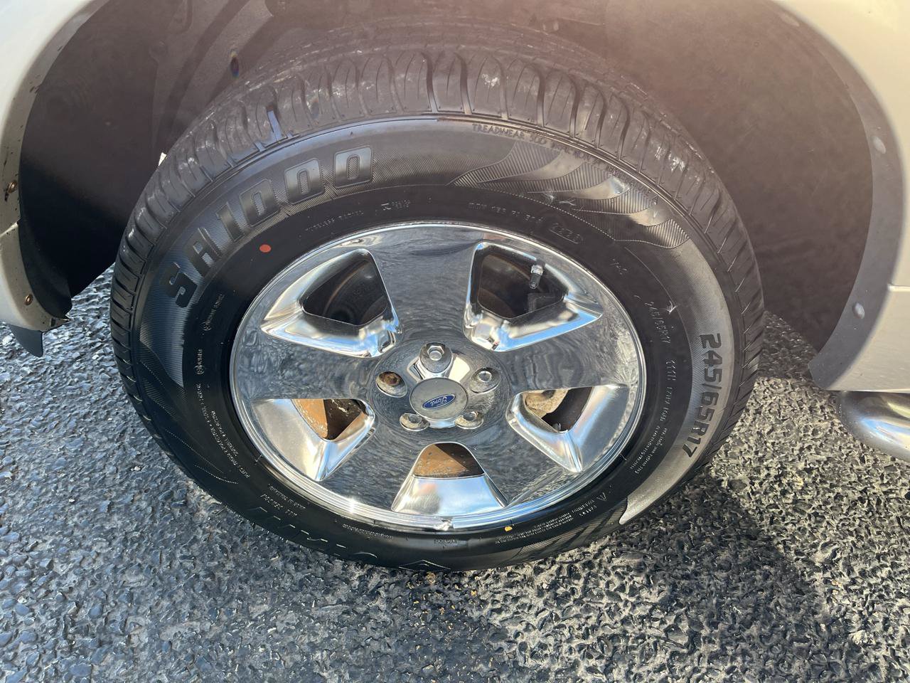 Used 2004 Ford Explorer Limited AWD/4WD image 17