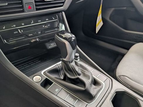 New 2026 Volkswagen Jetta SE image 20