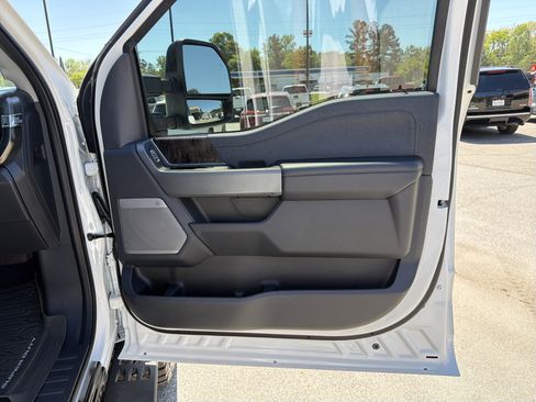 Used 2024 Ford F250 Lariat w/ Lariat Ultimate Package image 18