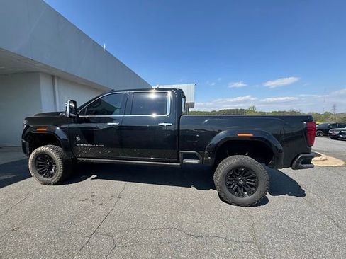 Used 2025 GMC Sierra 2500 Denali w/ Denali Reserve Package image 8