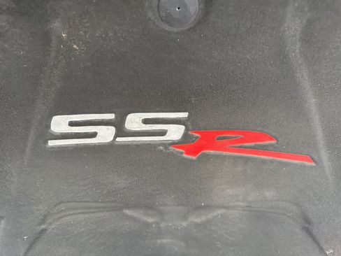 Used 2004 Chevrolet SSR w/ Preferred Equipment Group RWD image 34