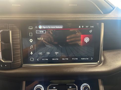 Used 2024 GMC Yukon Denali AWD/4WD image 17
