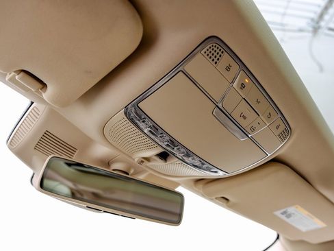 Used 2019 Mercedes-Benz S 560 4MATIC Sedan image 28