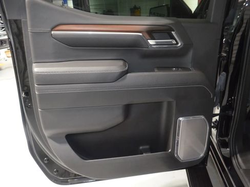 Used 2024 GMC Sierra 1500 Denali w/ Denali Reserve Package image 18