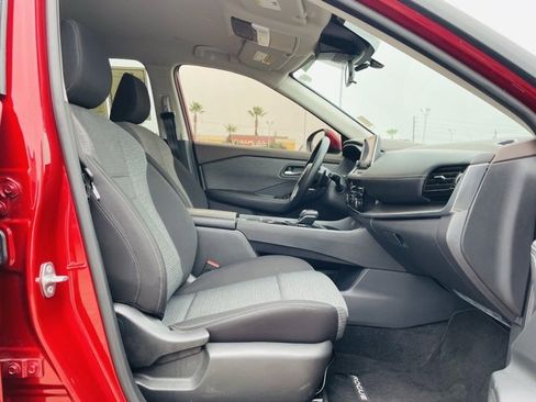 Certified 2023 Nissan Rogue SV image 21