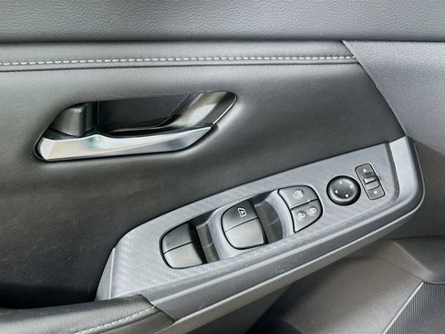 Used 2024 Nissan Sentra SV w/ Lighting Package image 15