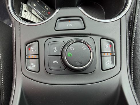 Used 2023 GMC Terrain SLT w/ Tech Package AWD/4WD image 28