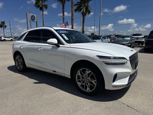Used 2025 Genesis GV70 2.5T AWD/4WD image 3