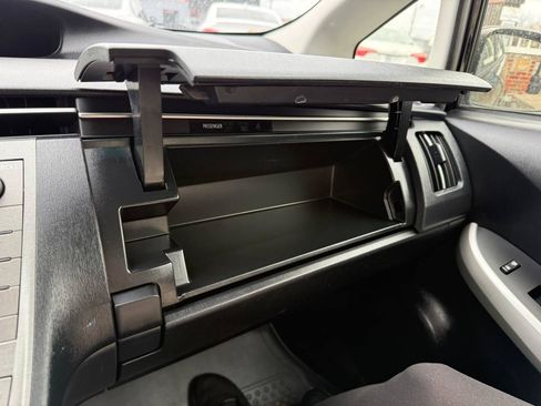 Used 2013 Toyota Prius Two image 30