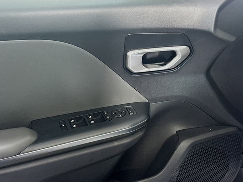 Used 2025 Kia K4 LXS image 15