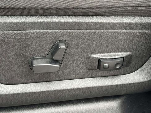 Used 2024 RAM 2500 Big Horn w/ Bed Utility Group image 29